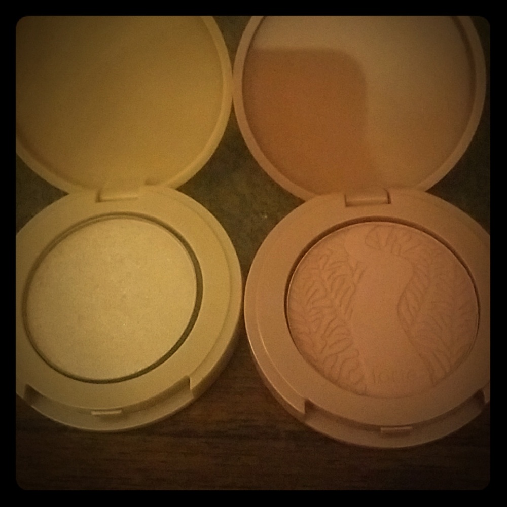 Bundle of Tarte travel size blush and highlighter